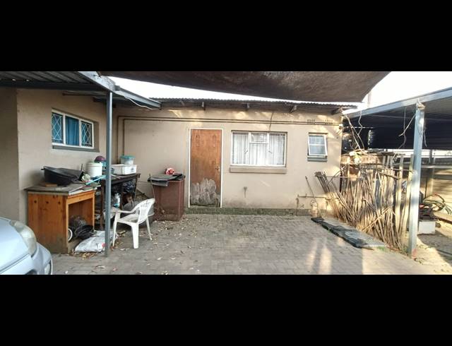 3 BEDROOM FREESTANDING FOR SALE IN WITBANK EXT 8